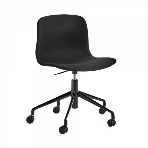 Silla AAC 51 de aluminio y polipropileno tapizada de Hay ideal para las oficinas