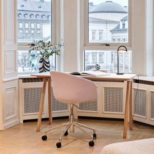 Silla AAC 53 tapizada de aluminio y polipropileno tapizada de Hay ideal para las oficinas