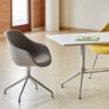 Silla AAC 121 tapizada de Hay. Silla giratoria tapizada.