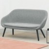 Sofa AAL de Hay. Diseño tapizado y de madera maciza.