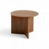 Mesa de centro Slit Wood de Hay con diseño novedoso de madera para salones modernos.