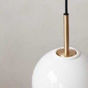 Lámpara colgante TR bulb. Lámparas de diseño colgante de Audo Copenhagen.