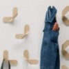 Perchero Ele pared de Ondarreta. Perchero de madera. Excelente mobiliario para salón.