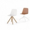 Silla Maarten base giratoria madera Viccarbe, ideal para interiores.  