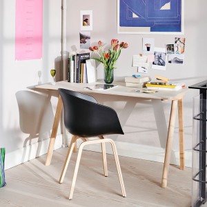 Escritorio Copenhague CPH90 de Hay moderno ideal para oficina.