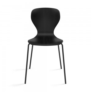 Silla con base metálica de diseño Ears para espacios públicos de Viccarbe.