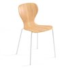 Silla con base metálica de diseño Ears para espacios públicos de Viccarbe.
