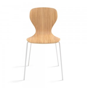 Silla con base metálica de diseño Ears para espacios públicos de Viccarbe.