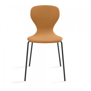 Silla Ears de diseño moderno con asiento tapizado. Ideal para el hogar.
