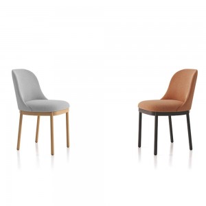 Silla Aleta base madera de Viccarbe.