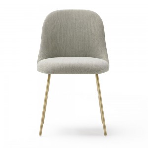 Silla con base metálica de diseño Aleta para espacios públicos de Viccarbe.