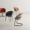 Sillón tapizado Copa cantilever de Viccarbe. Mobiliario de diseño moderno.