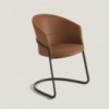 Sillón tapizado Copa cantilever de Viccarbe. Mobiliario de diseño moderno.