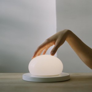 Lámpara sobremesa Bolita de Marset. Lámparas de diseño. Lámparas modernas.