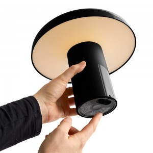 Lámpara portátil Pao de Hay. Iluminación moderna para espacios interiores.