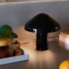 Lámpara portátil Pao de Hay. Iluminación moderna para espacios interiores.