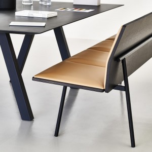 Bancada de diseño Torii asientos de Viccarbe. Mobiliario para contract.