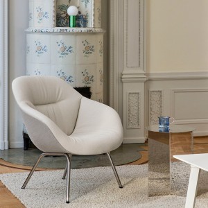 Lámpara sobremesa Turn On Hay. Diseño original y moderno para interiores.