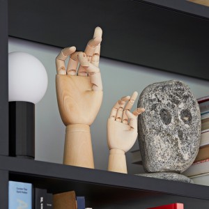 Lámpara sobremesa Turn On Hay. Diseño original y moderno para interiores.