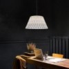 Lámpara de suspensión Lola LZF con un diseño moderno y elegante de madera.