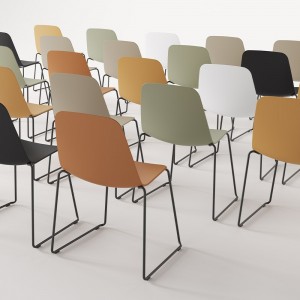 Silla Maarten plástico con base de acero. Mobilario ideal para interiores.