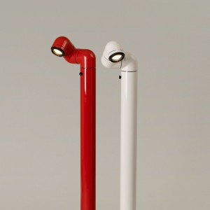 Lámpara de pie Tatu Alta de SantaCole. Lámparas de diseño moderno y elegante.