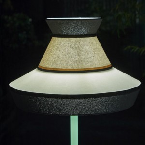 Lámpara pie Guadaloupe exterior Contardi con diseño moderno, retro y elegante.