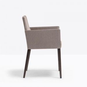 Sillón Dress 535 de Pedrali. Sillones y sillas de diseño italiano moderno.