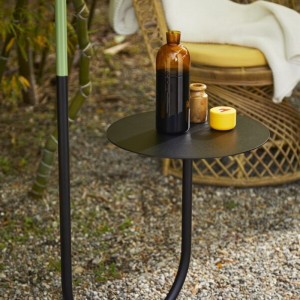 Lámpara de pie Martinique de Contardi con un diseño único, moderno y elegante.