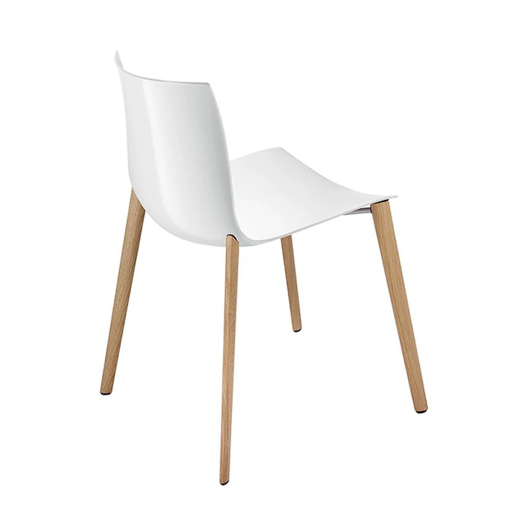 Silla Catifa 46 Patas Madera de Arper. Mobiliario para hogar y contract.