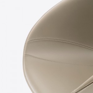 Butaca Gliss 361 de Pedrali. Butacas de diseño. Butacas de cuero natural.