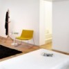 Butaca Catifa 60 Lounge tapizada patín Arper. Ideal para interiores.