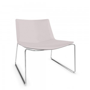 Butaca Catifa 60 Lounge tapizada patín Arper. Ideal para interiores.