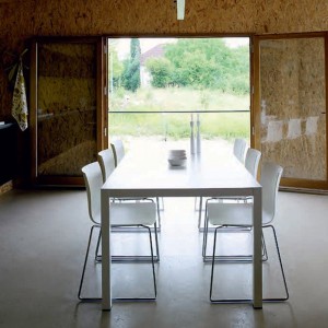 Silla Catifa 46 polipropileno patín Arper. Silla moderna para contract.