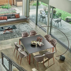 Mesa Mirage con sobre de marmol o cerámica de Bontempi. Mesa de diseño italiano.