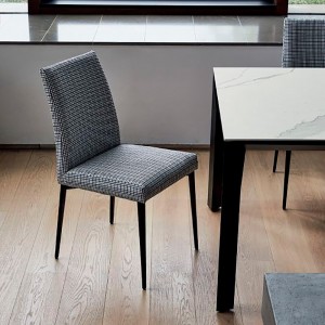 Mesa Mirage con sobre de marmol o cerámica de Bontempi. Mesa de diseño italiano.