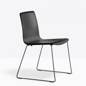 Silla Inga 5663/5669 de Pedrali. Sillas de diseño. Sillas tapizadas de comedor.