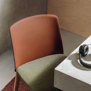 Silla Mixu polipropileno madera Arper. Sillas tapizadas de diseño.