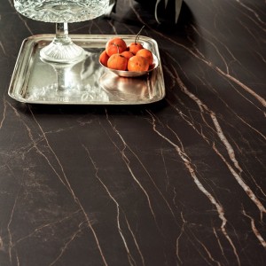 Mesa Universe Rectangular Madera/Mármol de Bontempi. Mesas de comedor de diseño.