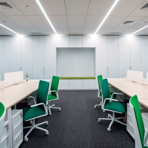 Silla Kinesit tapizada ruedas Arper. Sillas giratorias con ruedas de oficina.