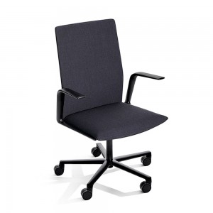 Silla Kinesit tapizada ruedas Arper. Sillas giratorias con ruedas de oficina.