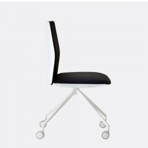 Silla Kinesit araña ruedas Arper. Diseño con ruedas para oficina.