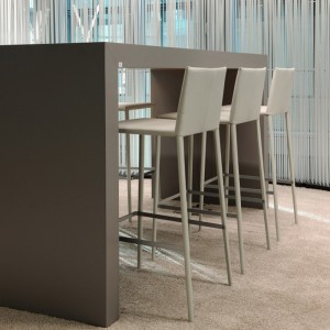 Taburete Norma Arper. Taburetes modernos de diseño para hogar y contract.