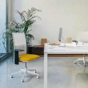 Silla Planesit Arper. Sillas giratorias con ruedas de oficina.