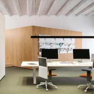 Silla Planesit Arper. Sillas giratorias con ruedas de oficina.