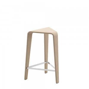 Taburete Ply de Arper. Taburetes contract de madera para interiores.