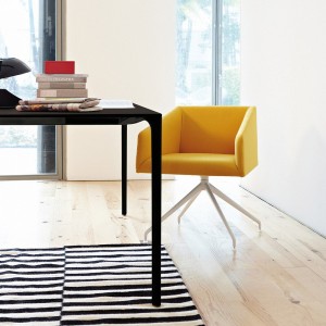 Sillón Saari giratoria Arper. Sillón moderno ideales para oficinas.