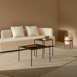 Mesa auxiliar Trazo exclusiva y versátil para interiores de Kendo.