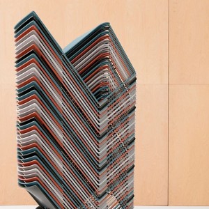 Silla Stacy polipropileno Arper. Diseño moderno para interiores.
