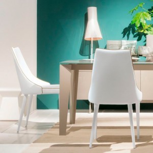 Silla Clara Tapizada de Bontempi. Sillas de comedor de diseño. Sillas y taburetes.